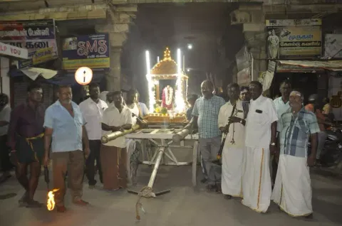 ஆவணி மூல திருவிழா: கருவூர் சித்தருக்கு சுவாமி ஜோதி மயமாக நாளை காட்சி கொடுக்கிறார்