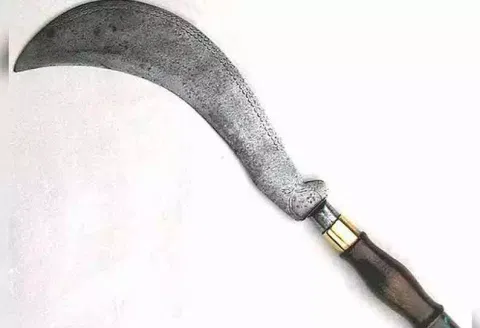 தந்தை, மகனுக்கு அரிவாள் வெட்டு