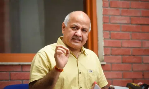குஜராத்தில் ஒவ்வொரு 4 கி.மீட்டருக்கும் ஒரு பள்ளி: ஆம் ஆத்மி வாக்குறுதி