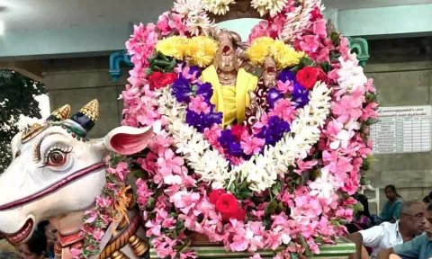சிவன் கோவில்களில் சனிப்பிரதோஷம்