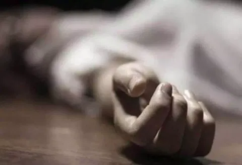 பள்ளிபாளையத்தில், மதுபோதையில் சுவர் ஏறி குதித்தபோது தவறி விழுந்து வாலிபர் பலி