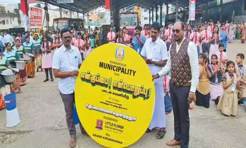 குப்பைகளை தரம் பிரித்து கொடுக்க அறிவுறுத்தி குன்றத்தூர் நகராட்சியில் விழிப்புணர்வு நிகழ்ச்சி