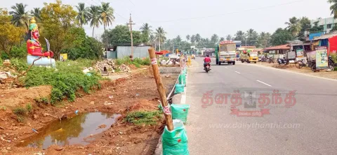சாலை விரிவாக்க பணிகளை விரைந்து முடிக்க வேண்டும்; பொதுமக்கள் கோரிக்கை