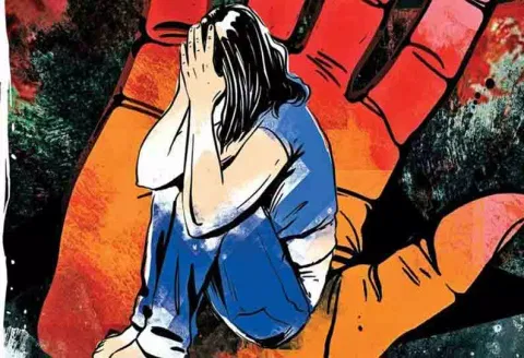 பாலியல் உறவுக்கான வயது வரம்பை 16 ஆக குறைக்கலாம் என்ற தலைமை நீதிபதியின் யோசனை ஏற்புடையதா?; பொதுநல ஆர்வலர்கள் கருத்து