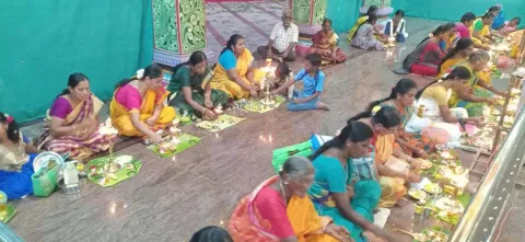 வேணுகோபால கிருஷ்ணன் கோவிலில் விளக்கு பூஜை