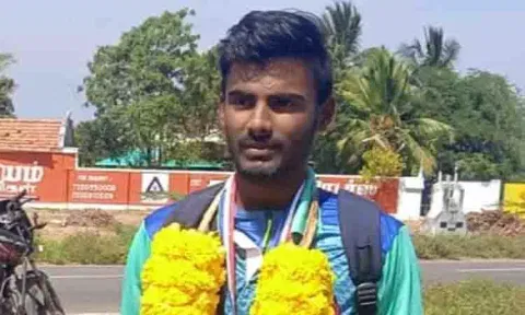 கோட்டைப்பட்டினம் மாணவர் தங்கம் வென்று சாதனை