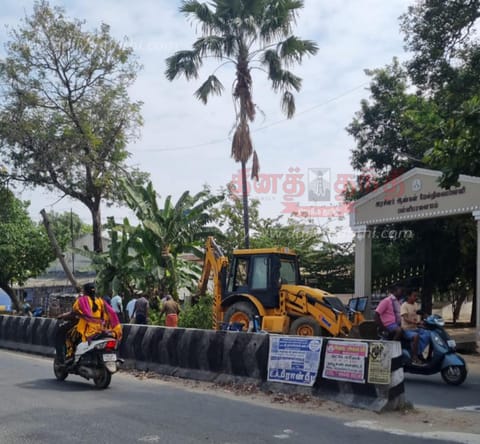 பள்ளிபாளையத்தில் ஆக்கிரமிப்புகள் அகற்றம்