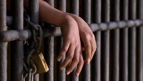 கொலை முயற்சி வழக்கில்தொழிலாளிக்கு 5 ஆண்டு சிறை:தேனி கோர்ட்டு தீர்ப்பு
