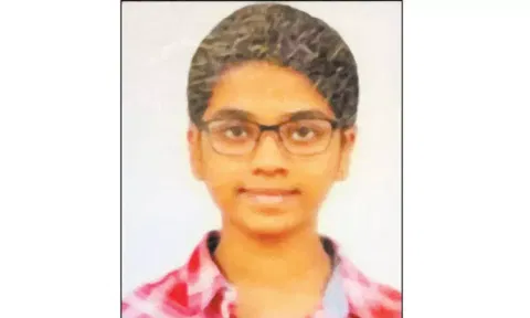 10-வது மாடியில் இருந்து குதித்து மருத்துவ மாணவி தற்கொலை