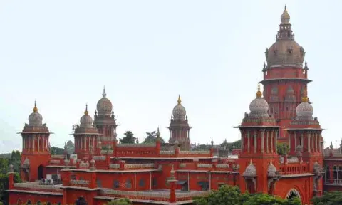 இரு நீதிபதிகள் கொண்ட டிவிசன் பெஞ்சு தீர்ப்பை மறைமுகமாக தனி நீதிபதி ரத்து செய்ய முடியாது - ஐகோர்ட்டு உத்தரவு