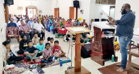 ஈஸ்டர் பண்டிகையையொட்டிதேவாலயங்களில் சிறப்பு பிரார்த்தனை