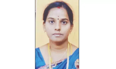 2 மகன்களை கிணற்றில் வீசி கொன்று நர்சு தற்கொலை