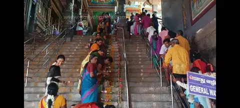 சுவாமிமலை சுவாமிநாதசாமி கோவிலில் படி பூஜை
