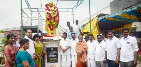 டாக்டர் முத்துலட்சுமி ரெட்டி சிலைக்கு மாலை அணிவித்து மரியாதை