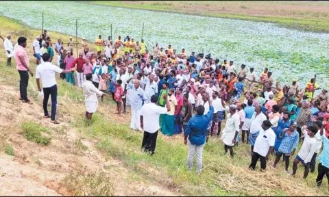 பரந்தூர் விமான நிலையம் அமைக்க எதிர்ப்பு தெரிவித்து 300-வது நாளாக போராட்டம்