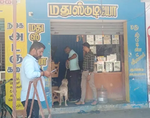 ஸ்டூடியோவின் பூட்டை உடைத்து நகை, பணம் கொள்ளை