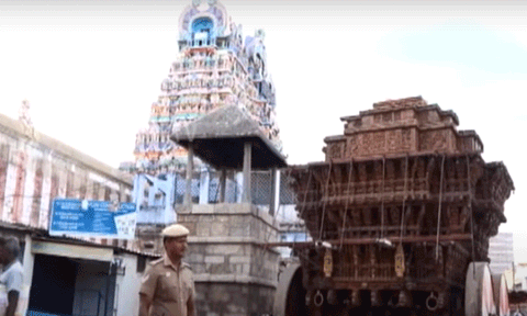 நெல்லையப்பர் கோவில் தேருக்கு துப்பாக்கி ஏந்திய போலீஸ் பாதுகாப்பு
