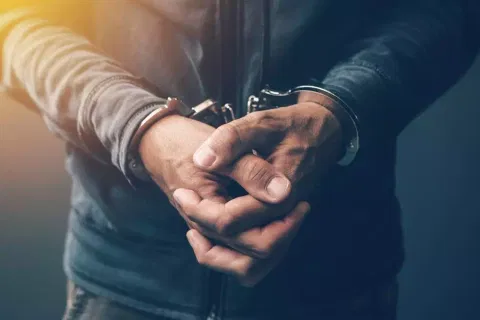 சிக்கமகளூருவில் கள்ளக்காதலியை கொன்று உடல் எரிப்பு தொழிலாளி கைது
