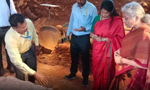 ஆதிச்சநல்லூரில் அருங்காட்சியகம் அமைக்க மத்திய நிதி மந்திரி நிர்மலா சீதாராமன் அடிக்கல் நாட்டினார்