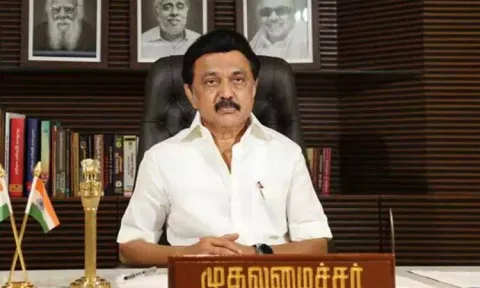கடலூரில் சாலை விபத்தில் உயிரிழந்தவர்களின் குடும்பத்தினருக்கு தலா ரூ.2 லட்சம் நிதியுதவி - முதல்-அமைச்சர் அறிவிப்பு
