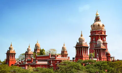 மருத்துவ கலந்தாய்வு: 67 வயது முதியவரின் கோரிக்கையை பரிசீலிக்க மருத்துவ மாணவர் சேர்க்கை குழுவுக்கு சென்னை ஐகோர்ட்டு உத்தரவு