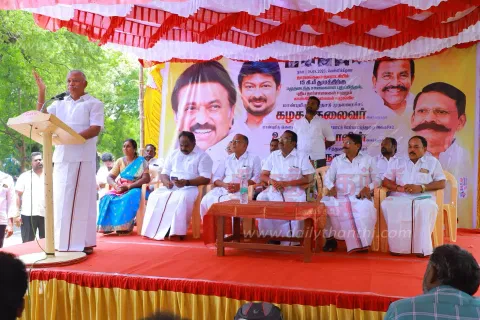 தாரமங்கலத்தில்தமிழக அரசின் சாதனை விளக்க பொதுக்கூட்டம் தி.மு.க. மேற்கு மாவட்ட செயலாளர் டி.எம்.செல்வகணபதி பங்கேற்பு