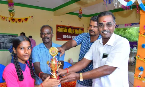 கமுதி பள்ளியில் விளையாட்டு விழா- 200 மாணவிகள் பங்கேற்பு