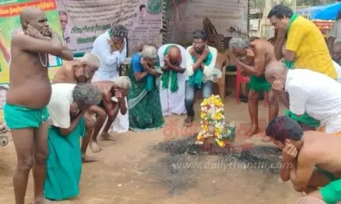 விநாயகர் சிலை முன்பு விவசாயிகள் தோப்புக்கரணம்
