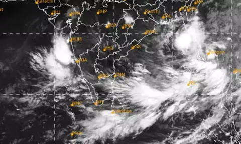 அடுத்த 24 மணி நேரத்தில் குறைந்த காற்றழுத்த தாழ்வு பகுதி - வானிலை ஆய்வு மையம் தகவல்