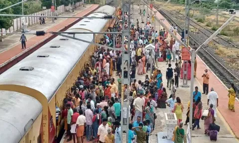 பொள்ளாச்சியில் முதல் முறையாக காசிக்கு புனித யாத்திரை செல்ல சிறப்பு ரெயில்