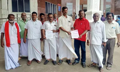 தூய்மை பணியாளர்களுக்கு பணி வழங்க வேண்டும்