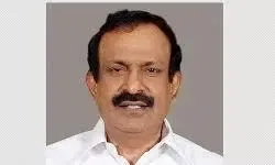 டாஸ்மாக் கடைகளுக்கு புதிதாக மதுவாங்க வருபவர்களை தடுத்து நிறுத்தும் விற்பனையாளர்களுக்கு பரிசு; ஈரோட்டில் அமைச்சர் முத்துசாமி பேட்டி
