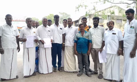 கிராவல் மண் கடத்தும் மர்ம நபர்கள்