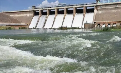 70 அடியை எட்டிய வைகை அணை நீர்மட்டம்: தண்ணீர் திறக்க ஆயத்த நிலையில் அதிகாரிகள்