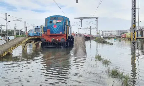 மிக்ஜம் புயல், கனமழை: தெற்கு ரெயில்வேக்கு ரூ.35 கோடி வருவாய் இழப்பு