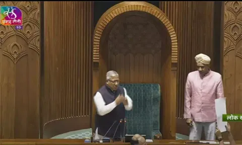 எதிர்க்கட்சிகள் தொடர் அமளி: நாடாளுமன்றத்தின் இரு அவைகளும் ஒத்திவைப்பு