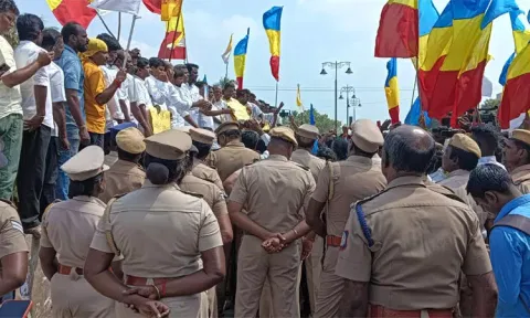 வள்ளலார் சர்வதேச மையத்தை அமைக்க எதிர்ப்பு: பாமக போராட்டம்- போலீஸ் குவிப்பு