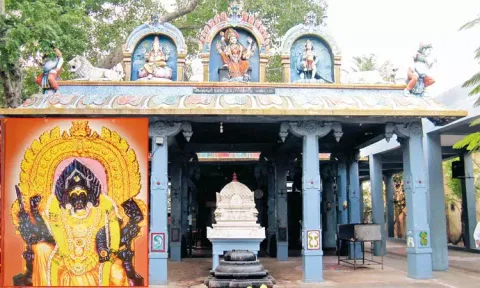 காவல் தெய்வமாக விளங்கும் கோலவிழி அம்மன்