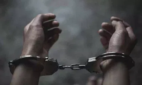 மராட்டிய மாநிலத்தில் சட்டவிரோதமாக தங்கியிருந்த வங்கதேசத்தைச் சேர்ந்த 5 பேர் கைது