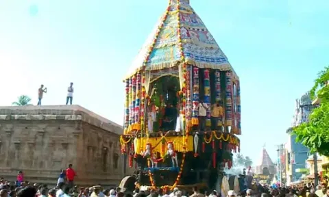 திருவானைக்காவல் ஜம்புகேஸ்வரர் கோவிலில் தேரோட்டம்: திரளான பக்தர்கள் பங்கேற்பு
