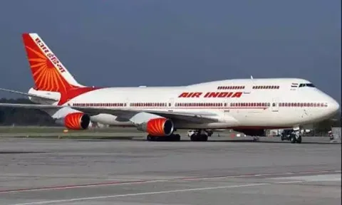 மேற்கு ஆசியாவில் பதற்றம்; ஈரான் வான்வெளியை தவிர்த்தது ஏர் இந்தியா