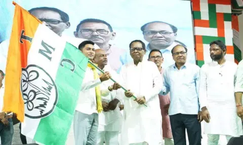மேற்கு வங்காளம்: முன்னாள் பா.ஜ.க. எம்.பி. திரிணாமுல் காங்கிரசில் இணைந்தார்