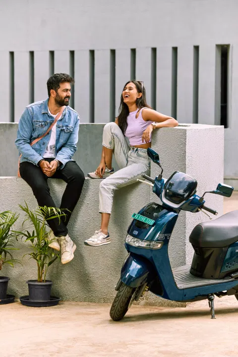 உங்கள் பட்ஜெட் விலையில் மின்சார ஸ்கூட்டர் வேண்டுமா? வாங்குங்கள்... மகிழுங்கள்... டி.வி.எஸ். ஐ-கியூப்