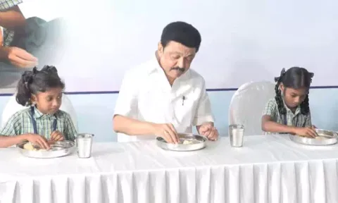 அரசு உதவிபெறும் பள்ளிகளிலும் காலை உணவு திட்டம்: முதல்-அமைச்சர் மு.க.ஸ்டாலின் தொடங்கி வைத்தார்