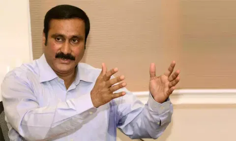 கழிப்பறைக்குள் தூய்மைப் பணியாளர்கள்: இதுவா திமுக அரசின் சமூகநீதி? - அன்புமணி ராமதாஸ்