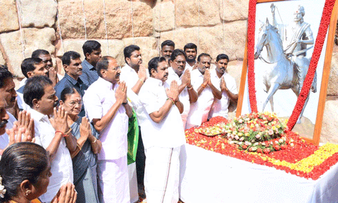தீரன் சின்னமலையின் வீரத்தையும், தியாகத்தையும் போற்றி வணங்குகிறேன்: எடப்பாடி பழனிசாமி