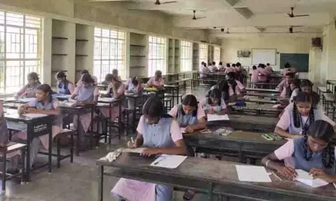 தமிழகத்தில் பொதுத்தேர்வுகளுக்கான அட்டவணை 14-ம் தேதி வெளியீடு