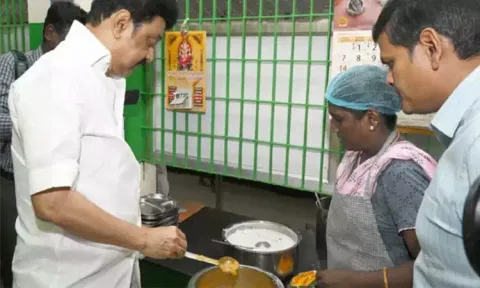 சென்னையில் அம்மா உணவகங்களில் இன்றும் நாளையும் இலவச உணவு - முதல்-அமைச்சர் மு.க. ஸ்டாலின்