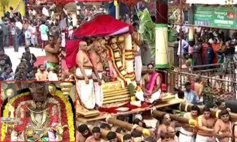 கார்த்திகை பிரம்மோற்சவம்: ராஜமன்னார் அலங்காரத்தில் காட்சி கொடுத்த பத்மாவதி தாயார்