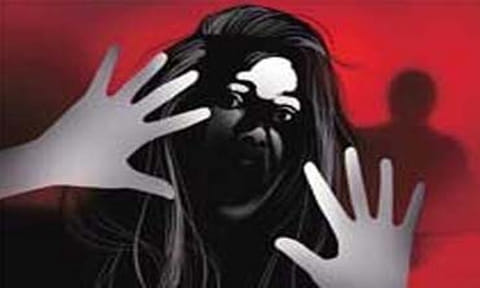 உ.பி.யில் சிறுமிக்கு கூட்டு பாலியல் வன்கொடுமை; 2 பேர் கைது